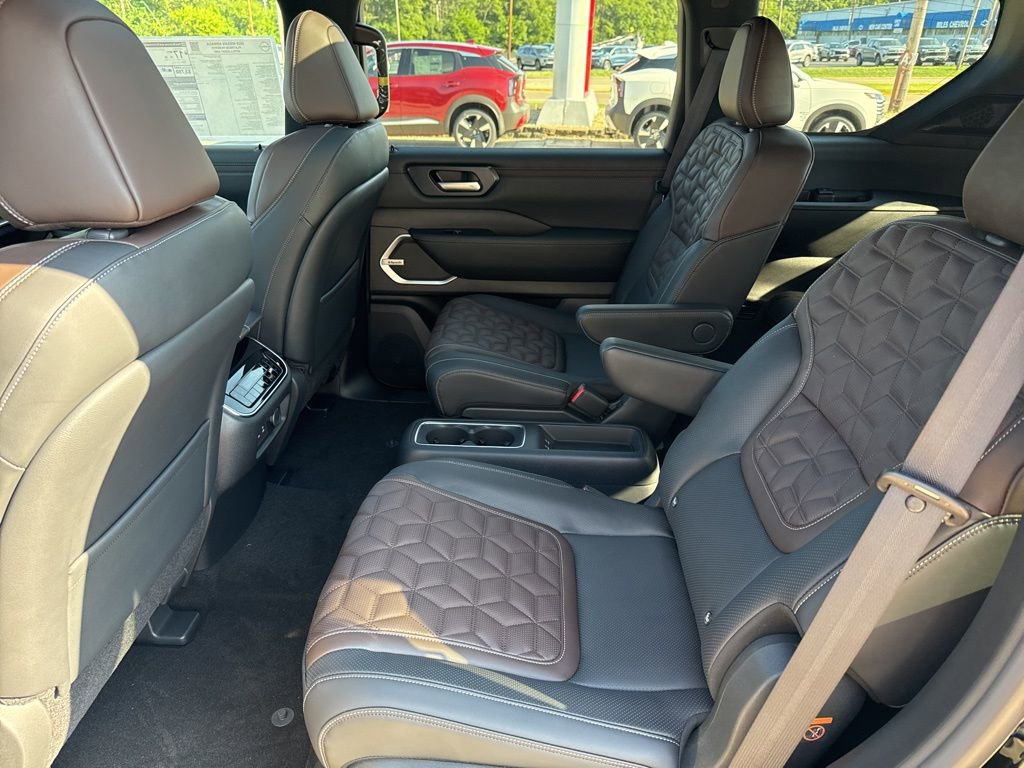 New 2025 Nissan Armada Platinum Reserve image 19