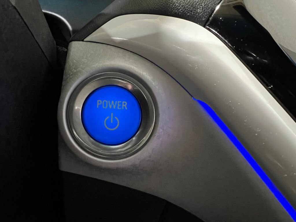 Used 2019 Chevrolet Bolt Premier w/ Infotainment Package image 18