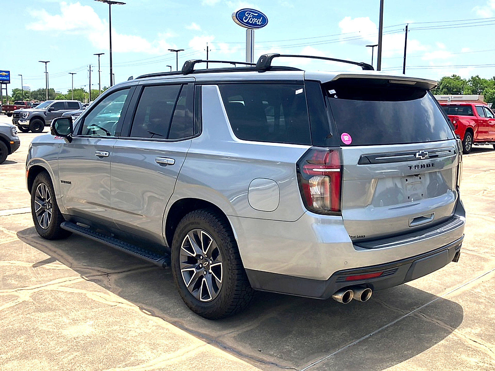 Used 2023 Chevrolet Tahoe Z71 w/ Z71 Off-Road Package AWD/4WD image 5