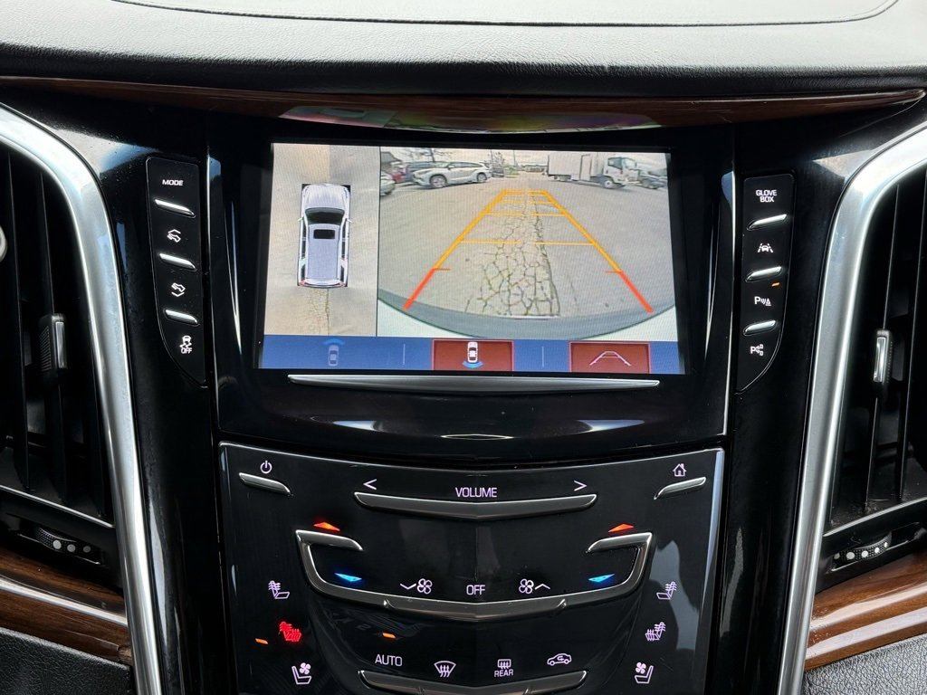 Used 2017 Cadillac Escalade Luxury image 33