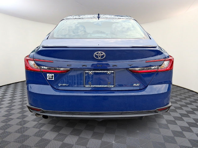 Used 2025 Toyota Camry SE FWD image 5