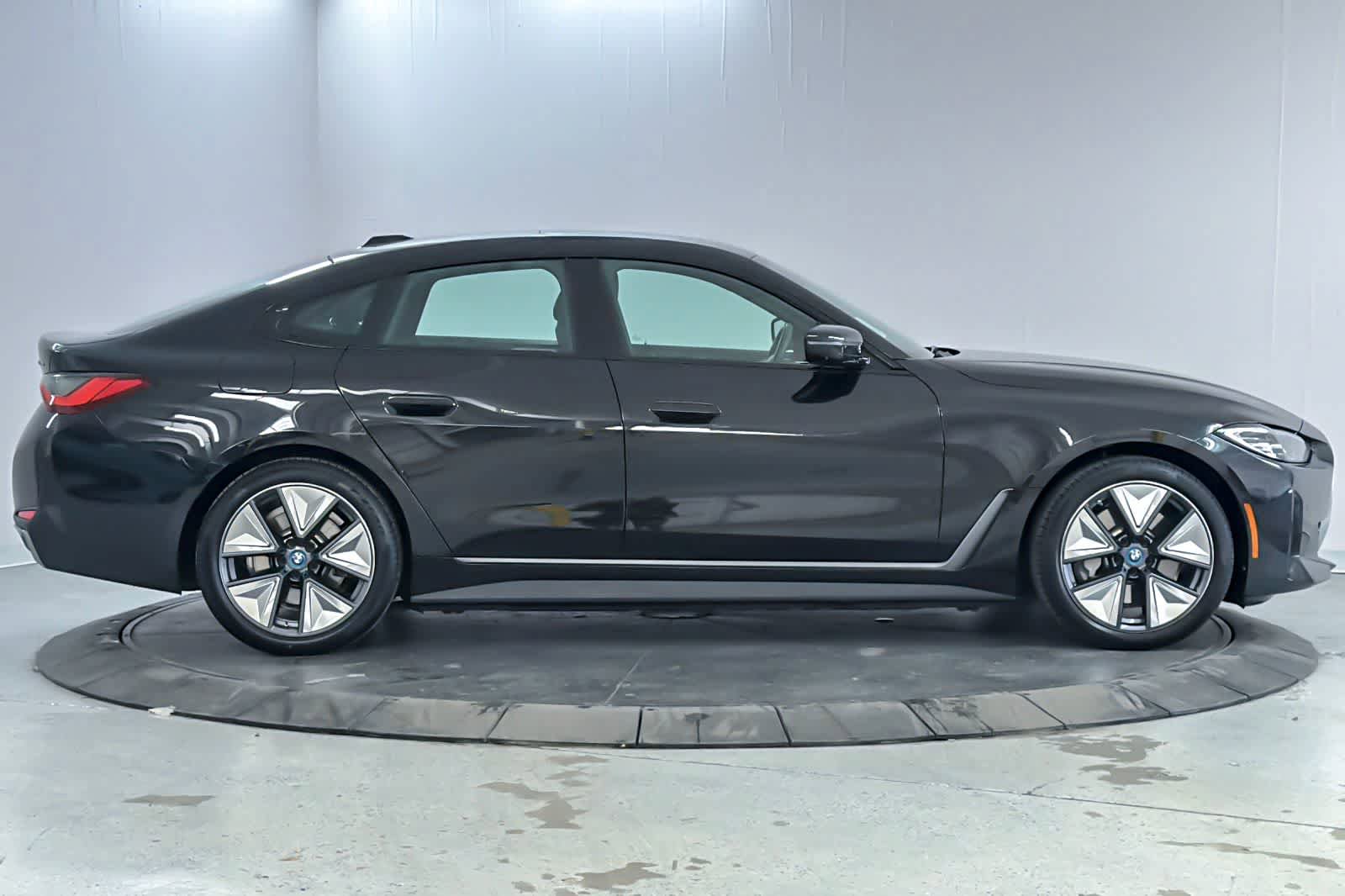 Used 2023 BMW i4 eDrive35 w/ Premium Package RWD image 8