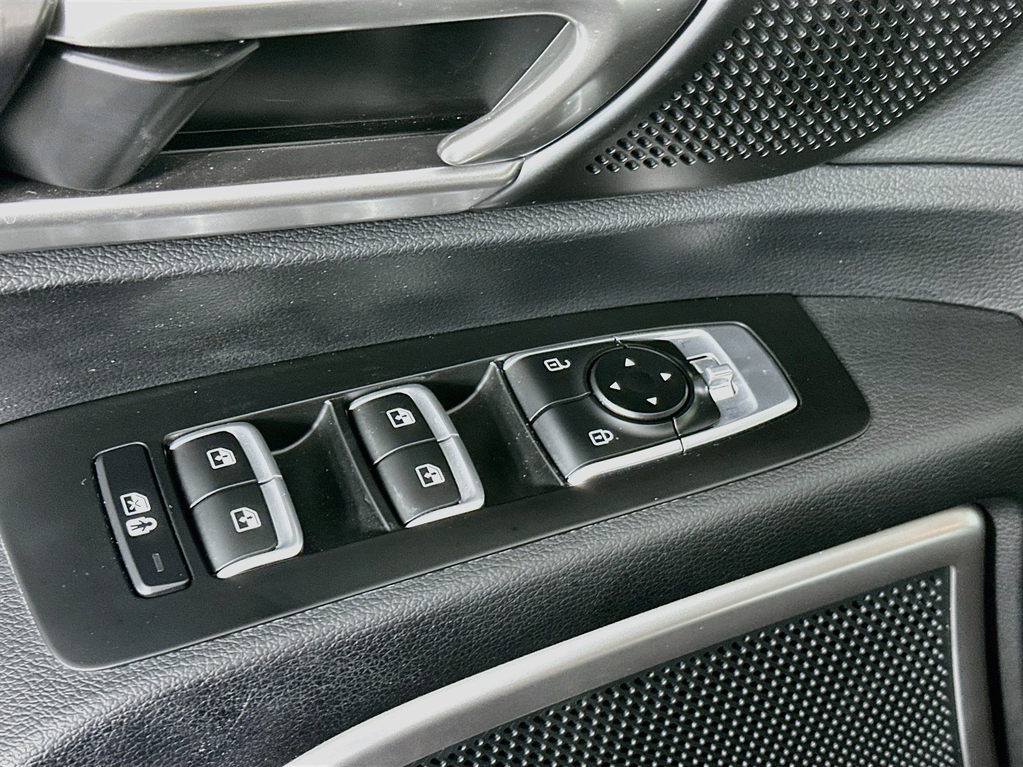 Used 2024 Kia Telluride S FWD image 15