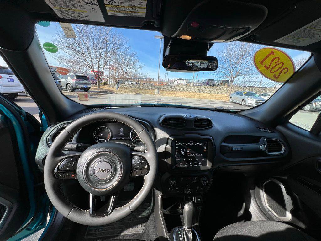 Used 2021 Jeep Renegade Latitude image 38