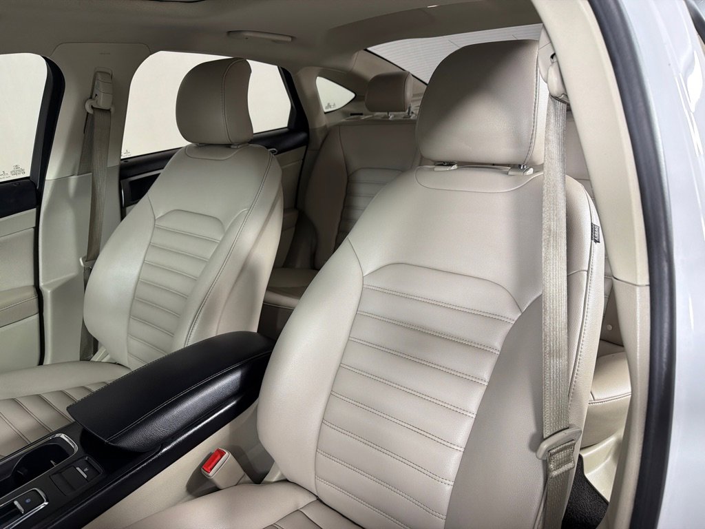 Used 2019 Ford Fusion SEL FWD image 12