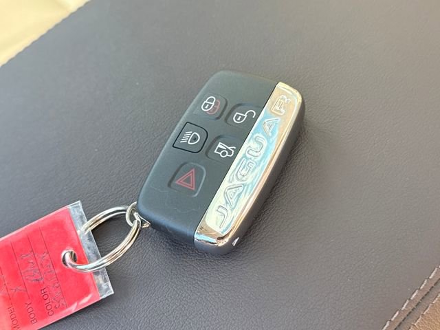 Used 2015 Jaguar XJ image 29