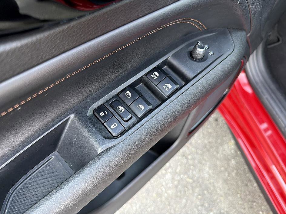 Used 2023 Jeep Compass Limited image 10