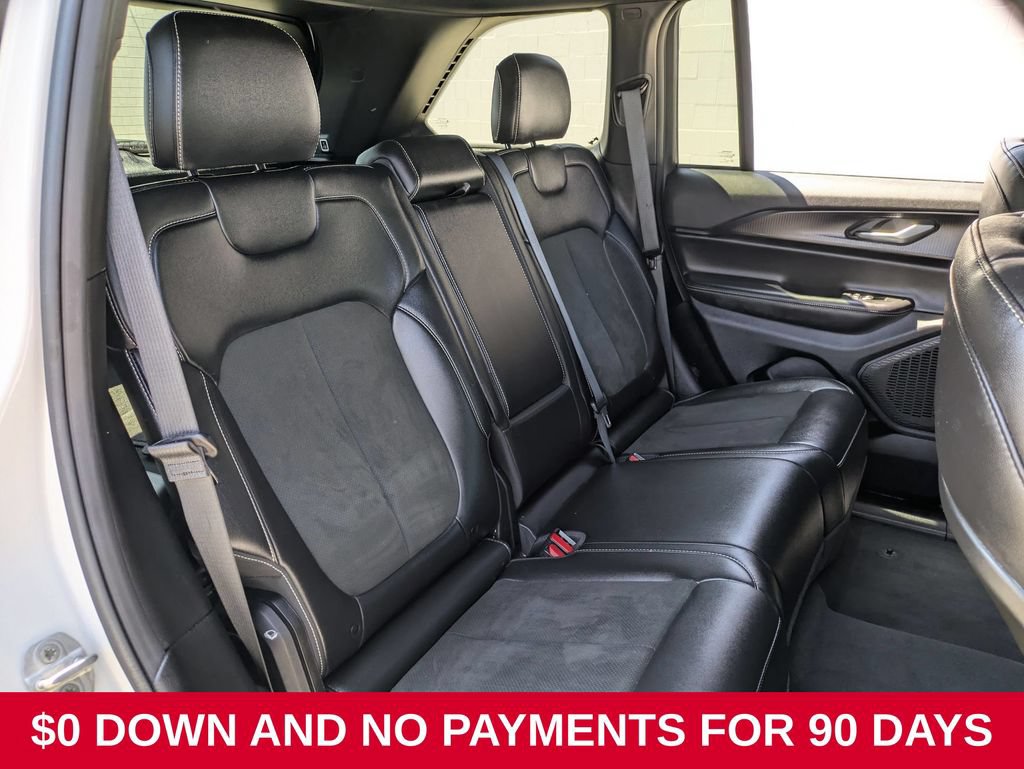 Used 2025 Jeep Grand Cherokee Altitude AWD/4WD image 27