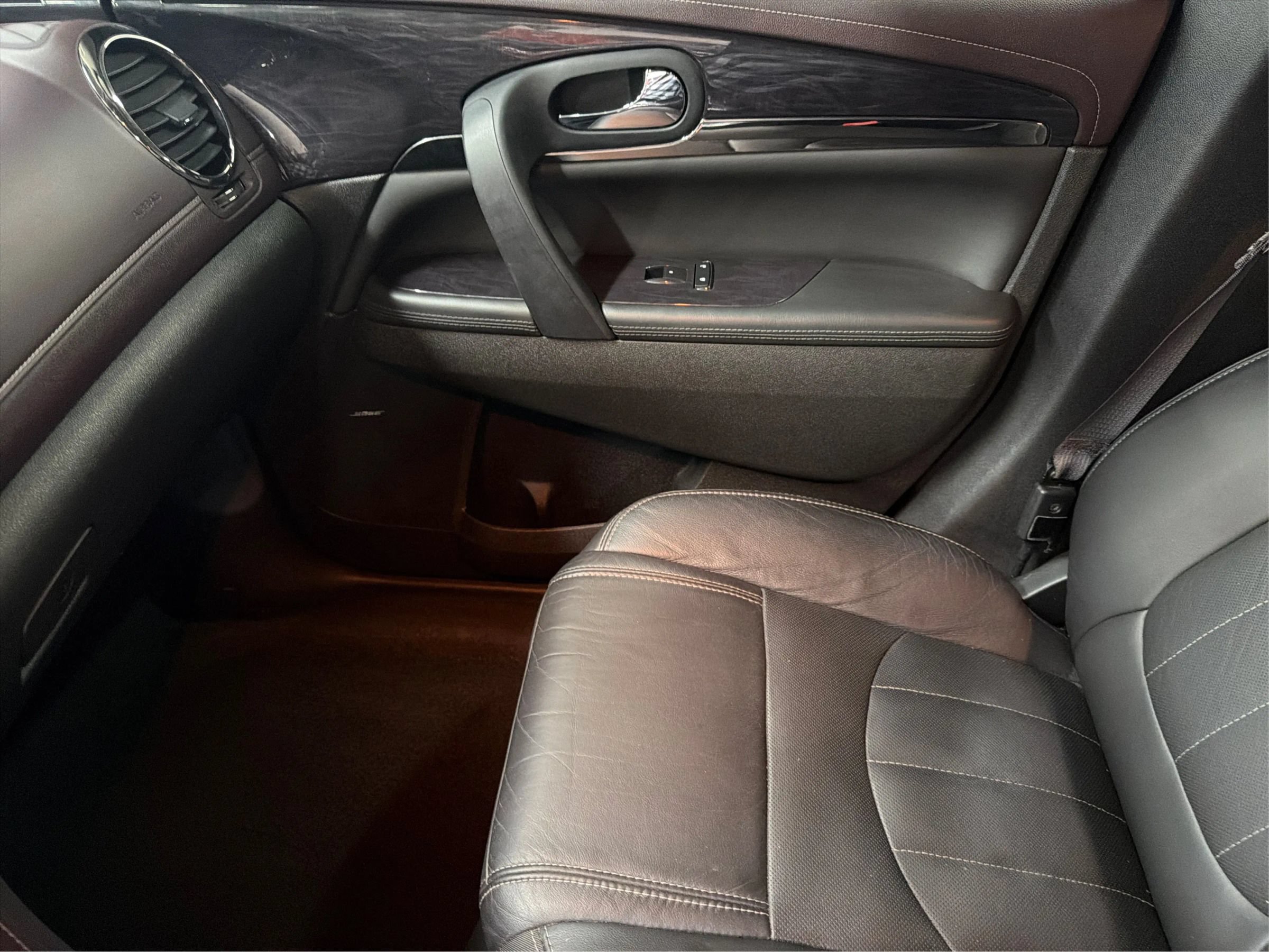 Used 2015 Buick Enclave Leather w/ Trailering Package FWD image 37