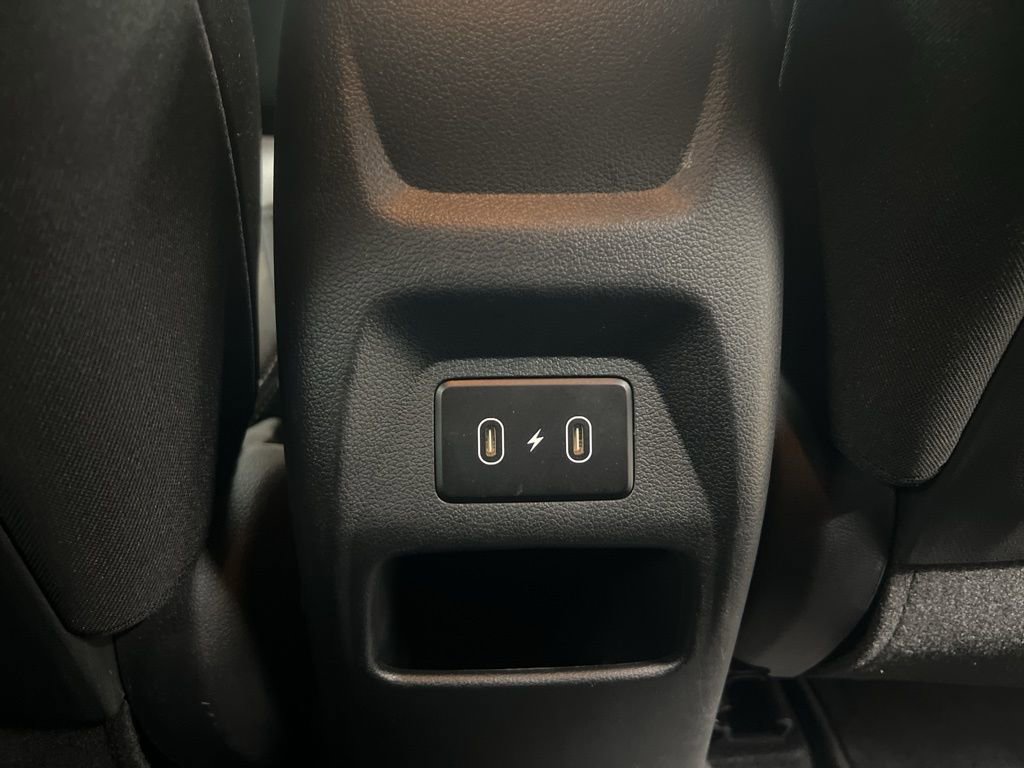 Used 2025 Hyundai Venue SEL image 11