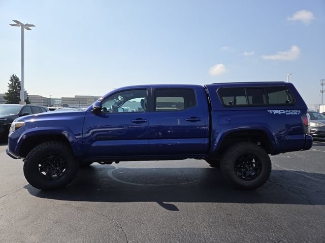 Used 2022 Toyota Tacoma TRD Sport w/ TRD Premium Sport Package AWD/4WD image 16