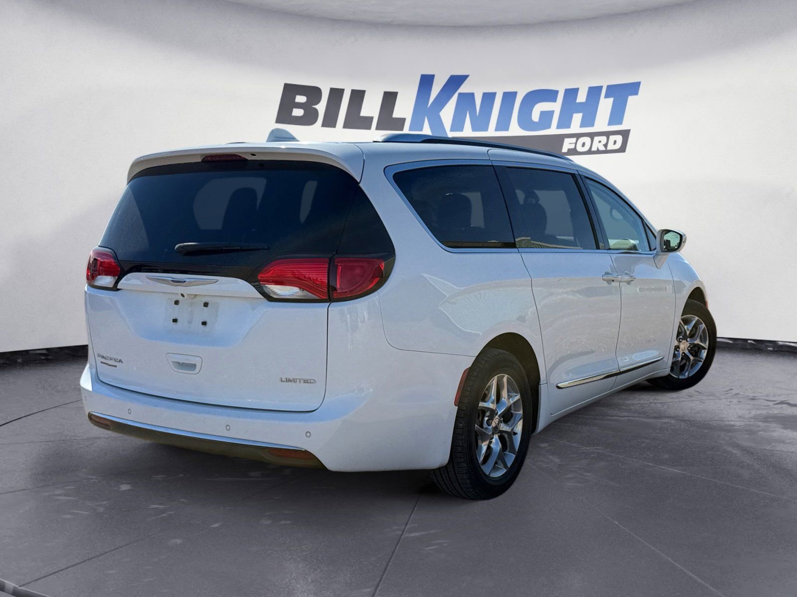Used 2019 Chrysler Pacifica Limited image 5