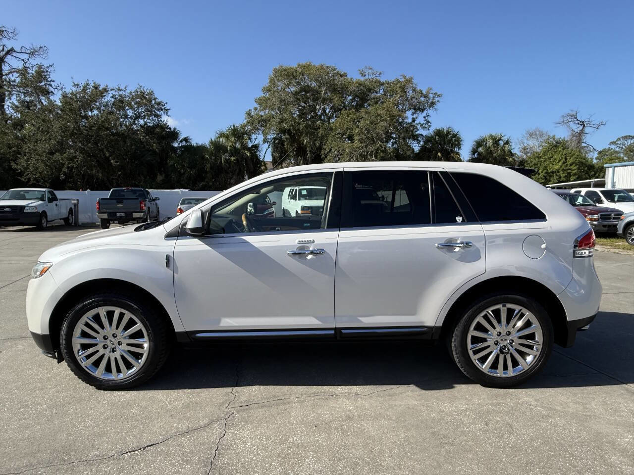 Used 2011 Lincoln MKX 2WD w/ 102A Rapid Spec Order Code image 5