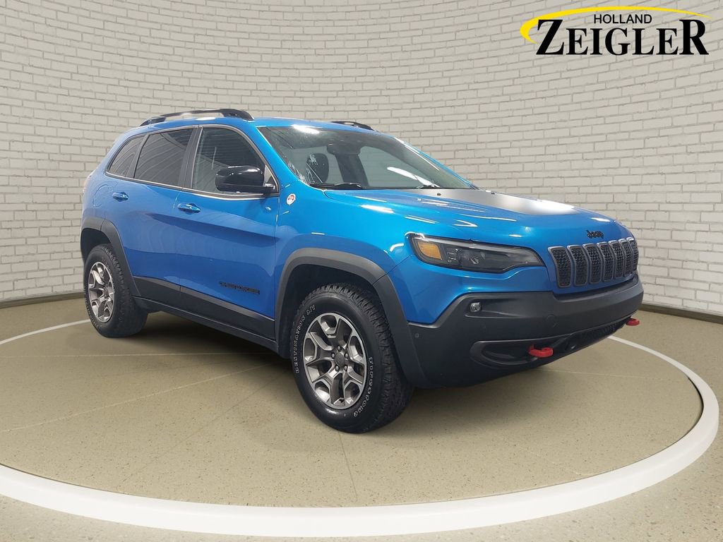 Used 2023 Jeep Cherokee Trailhawk w/ Trailer Tow Group AWD/4WD video 3