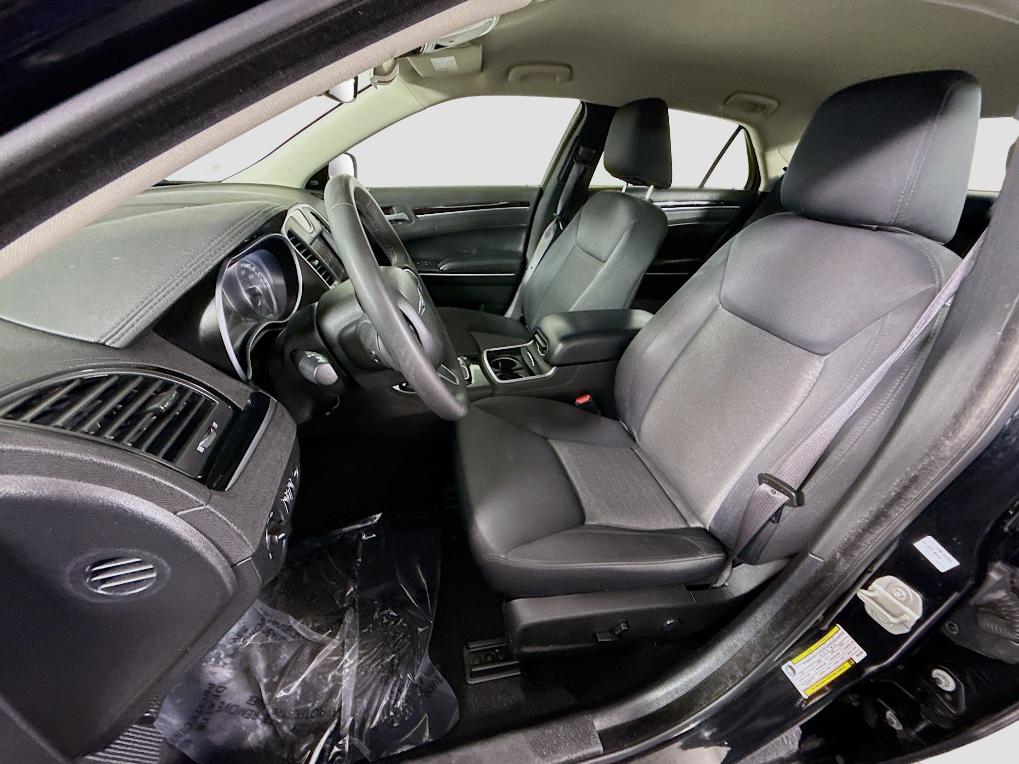 Used 2023 Chrysler 300 Touring w/ Safetytec Plus Group RWD image 22