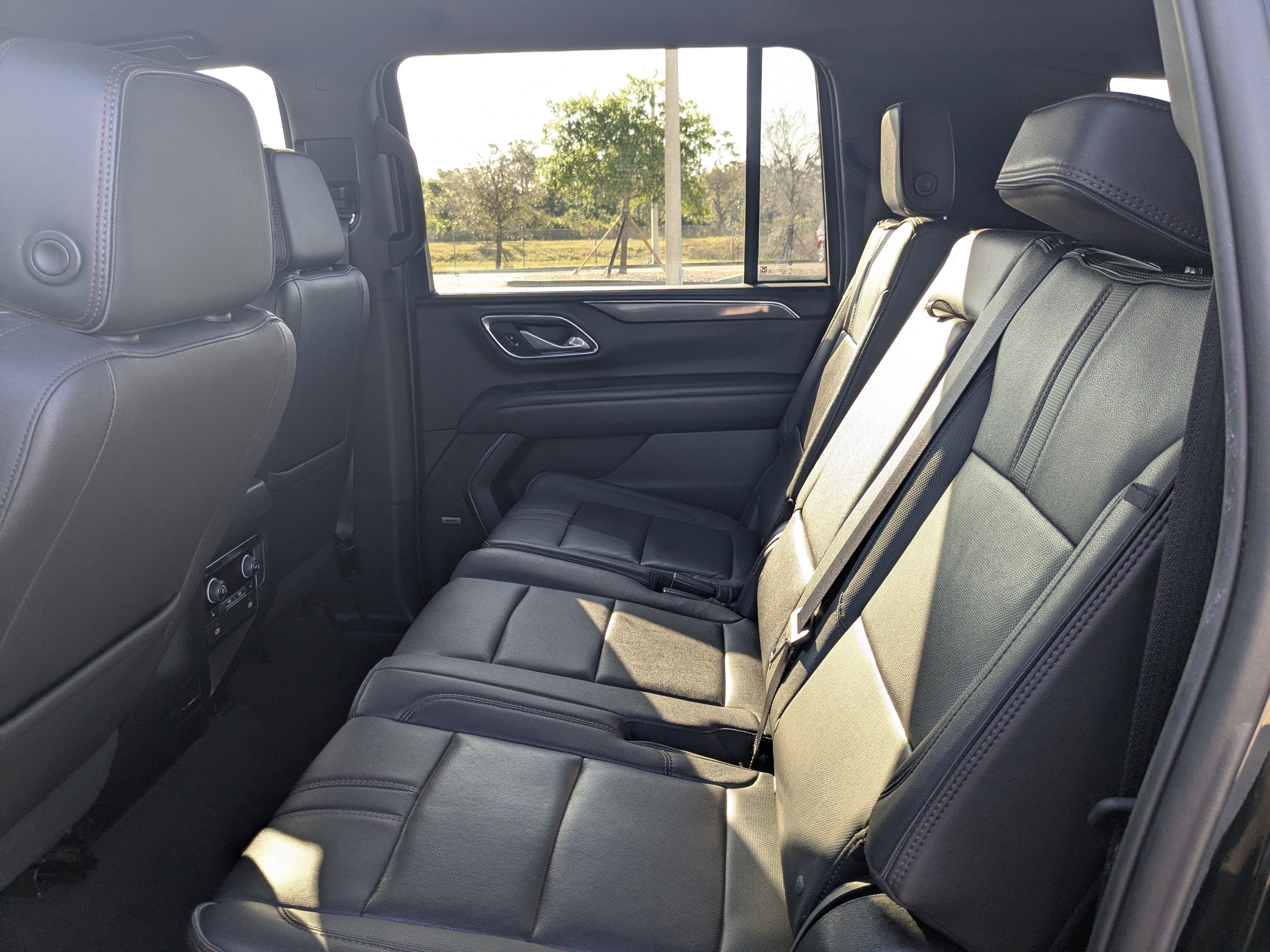 Used 2023 Chevrolet Suburban RST w/ Luxury Package AWD/4WD image 19