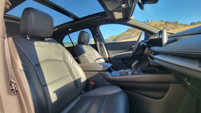 Used 2024 Cadillac XT4 Premium Luxury AWD/4WD image 42