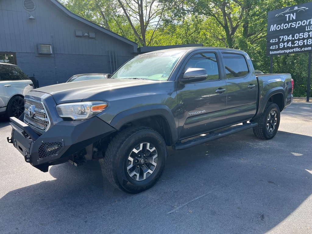 Used 2017 Toyota Tacoma TRD Off-Road image 28