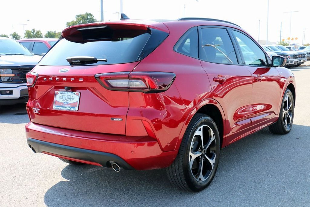 Used 2024 Ford Escape ST-Line Elite w/ Premium Technology Package image 5