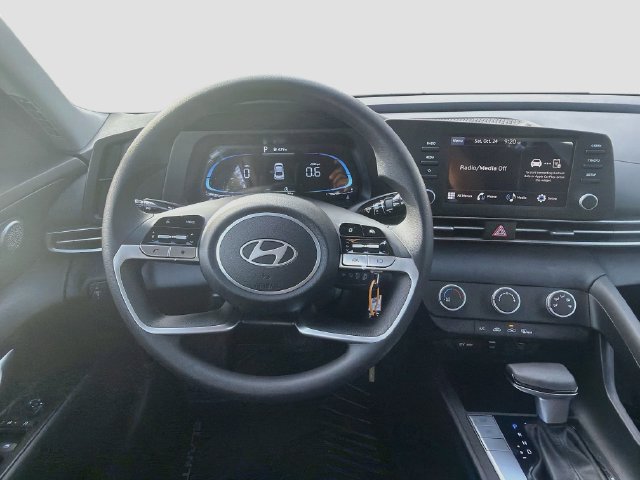 New 2026 Hyundai Elantra SE FWD image 21