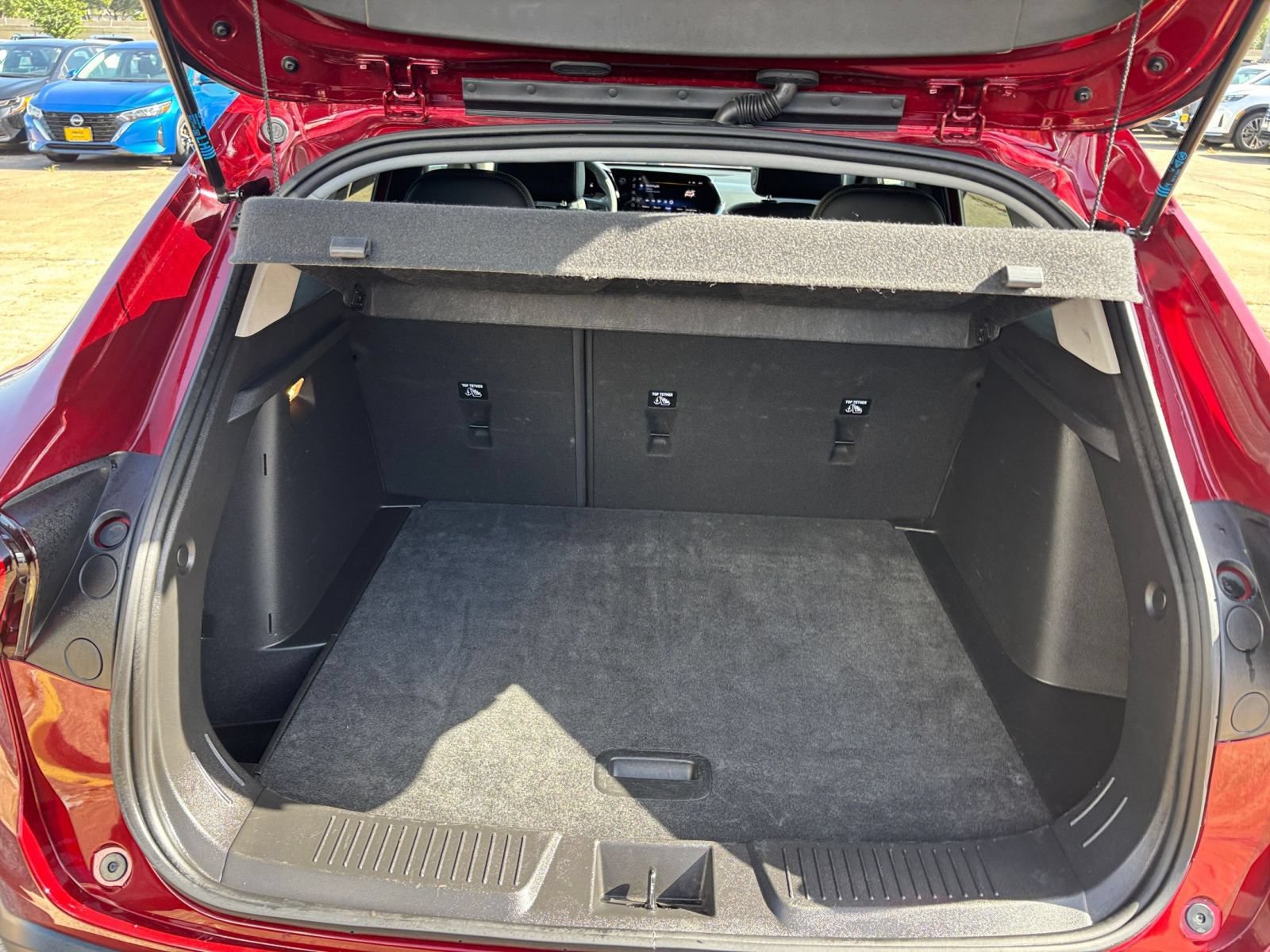 Used 2025 Chevrolet Trax LT FWD image 25