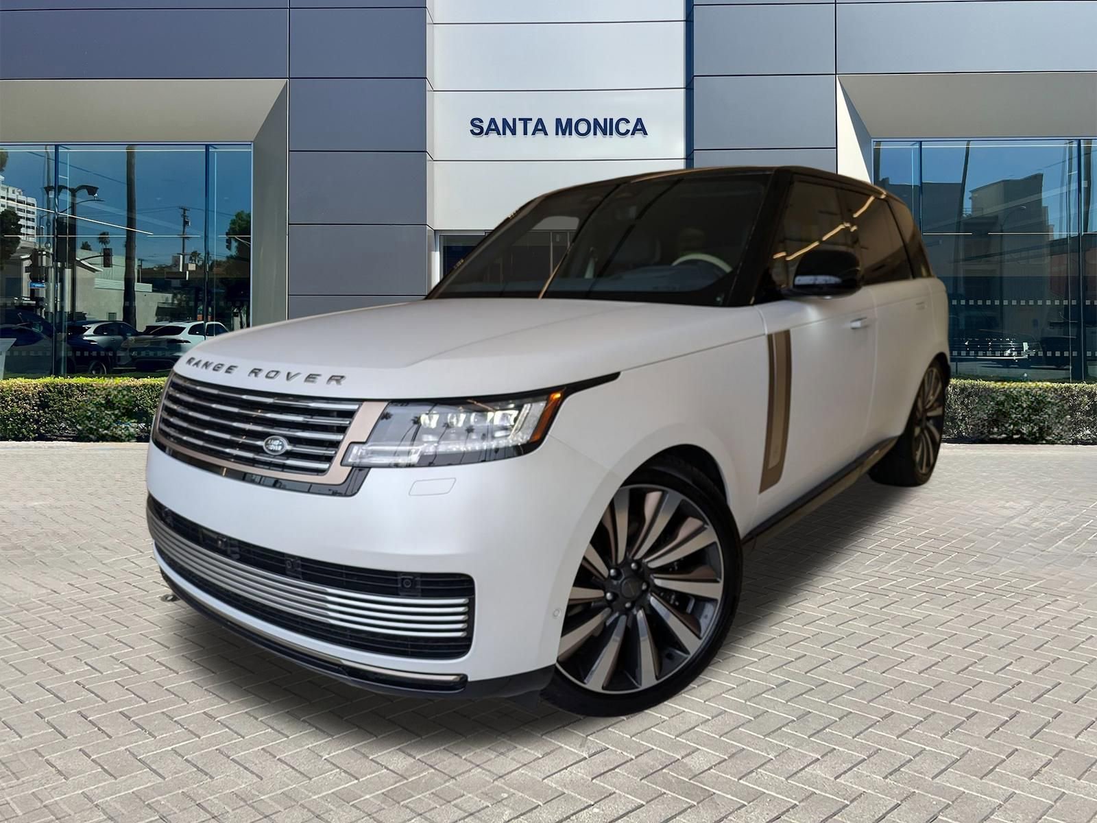 New 2026 Land Rover Range Rover SV image 1