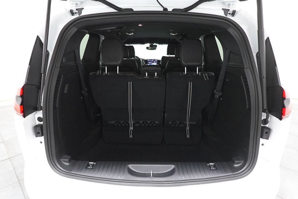 New 2026 Chrysler Pacifica Select w/ S Appearance Package FWD image 28