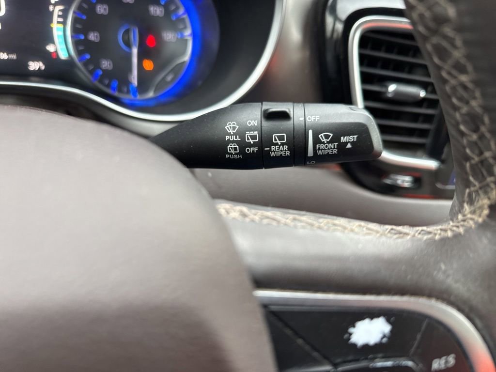 Used 2017 Chrysler Pacifica Touring-L Plus w/ Tire & Wheel Group image 26