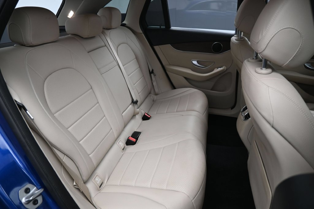 Used 2022 Mercedes-Benz GLC 300 w/ Premium Package Lite image 30