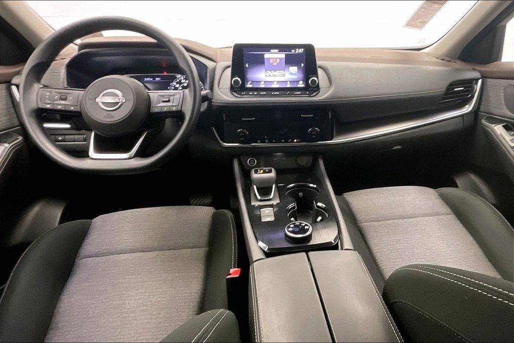 Certified 2022 Nissan Rogue SV image 14