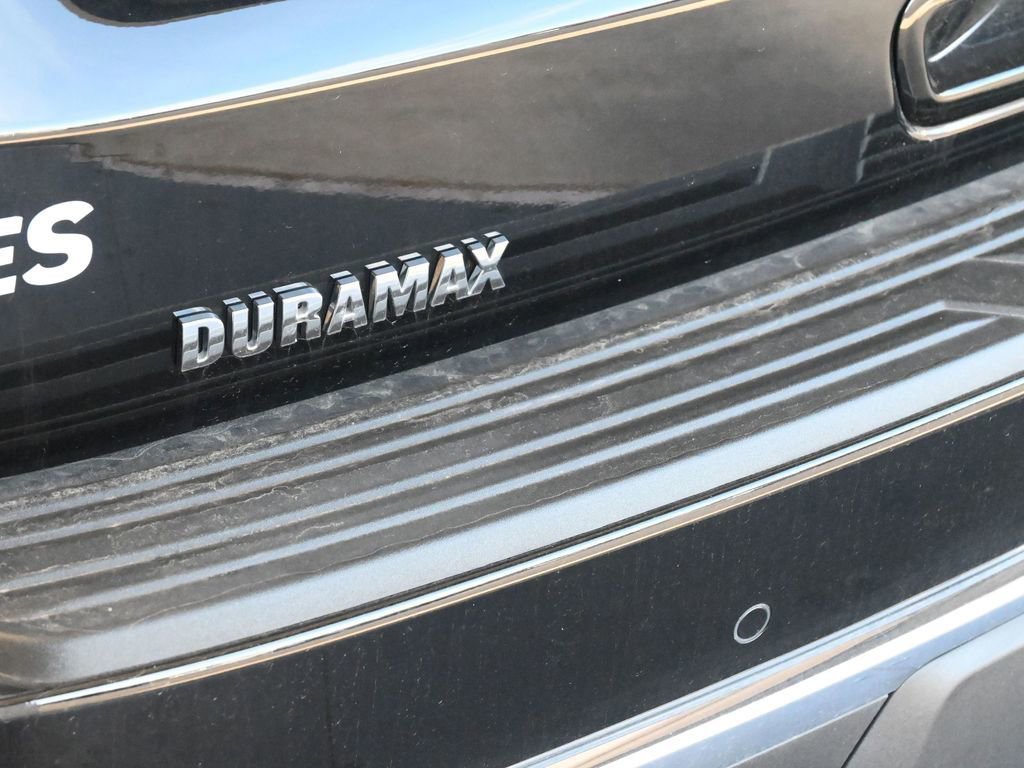 Used 2024 Chevrolet Suburban Premier image 15