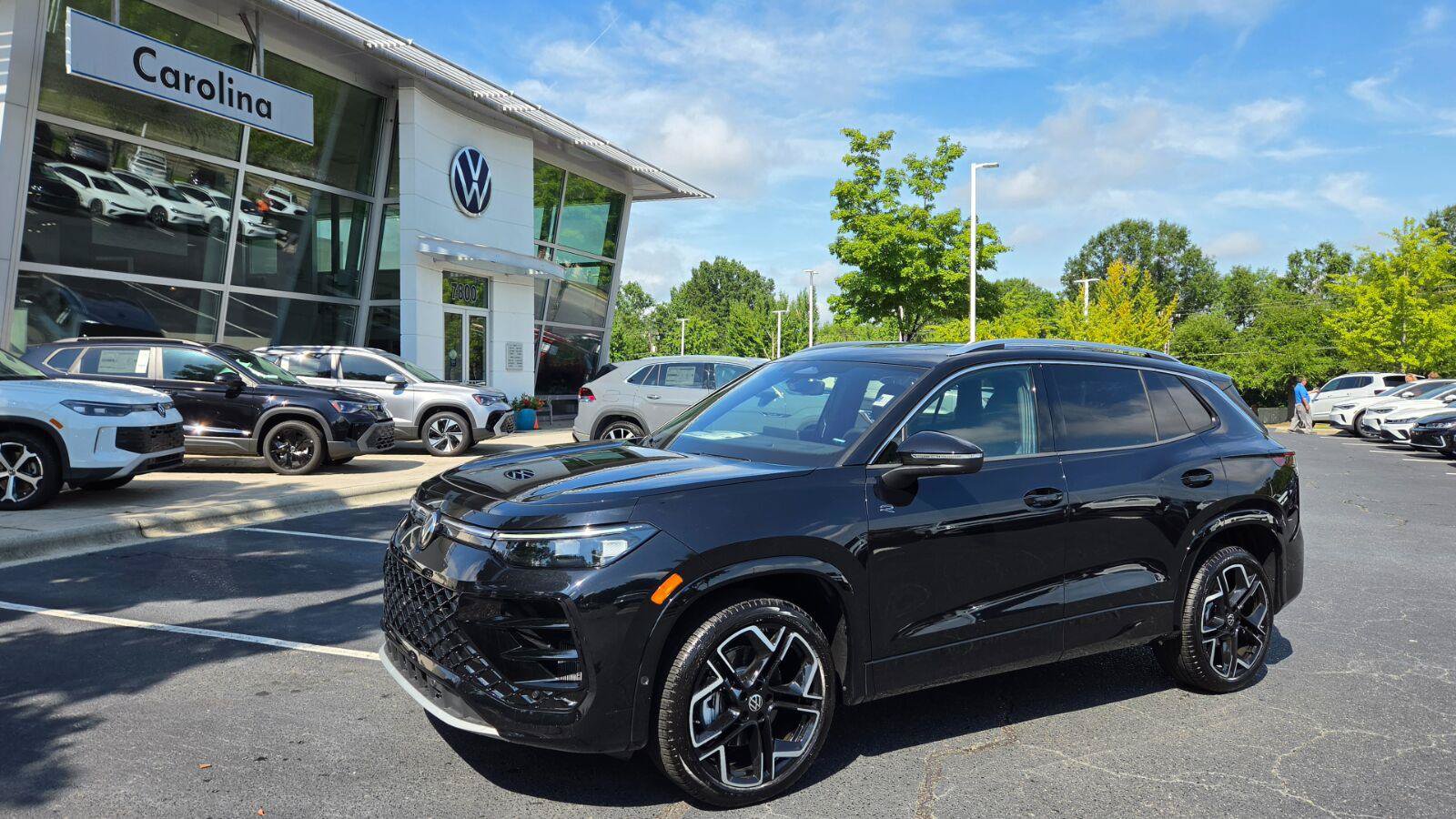 New 2026 Volkswagen Tiguan SEL R-Line