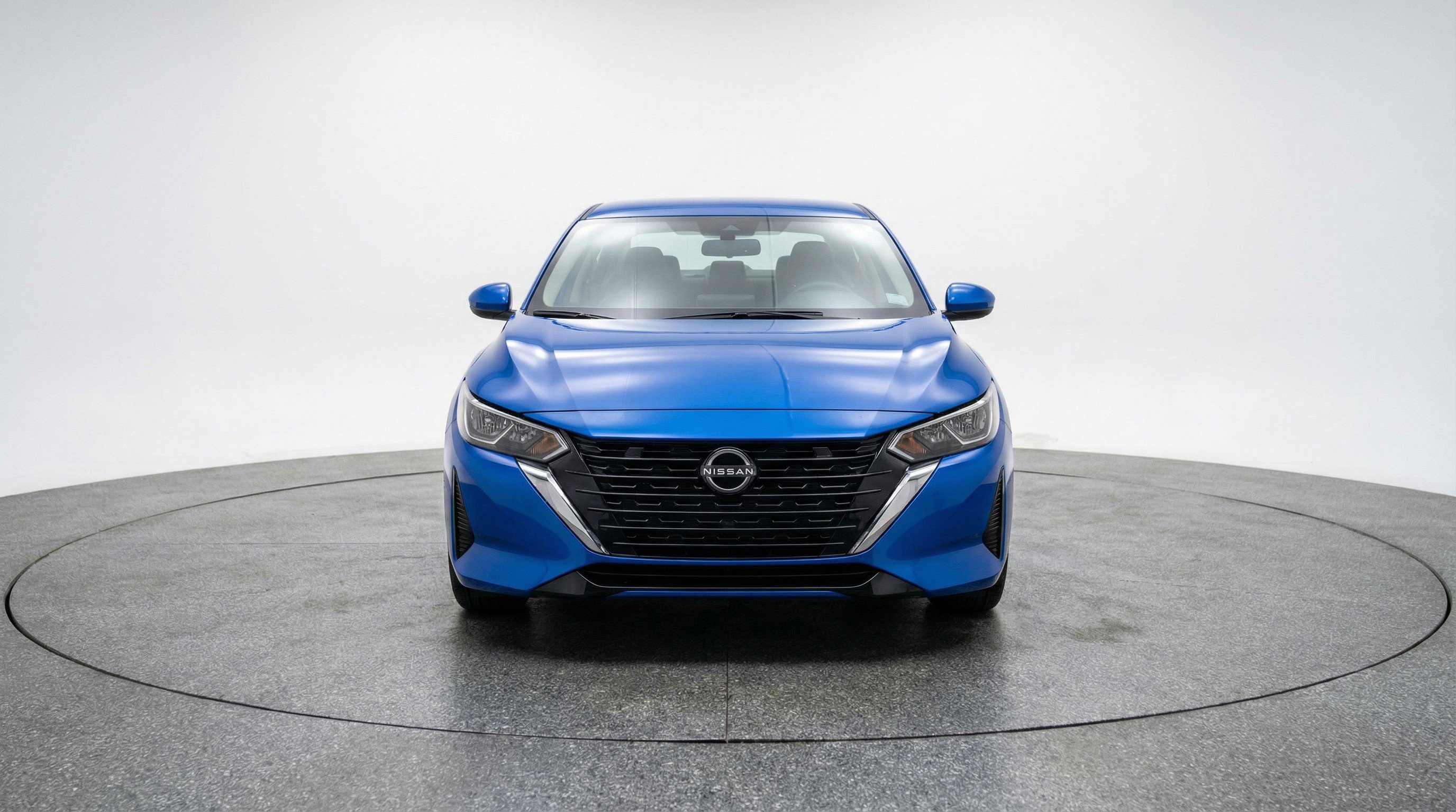 Used 2025 Nissan Sentra SV image 2