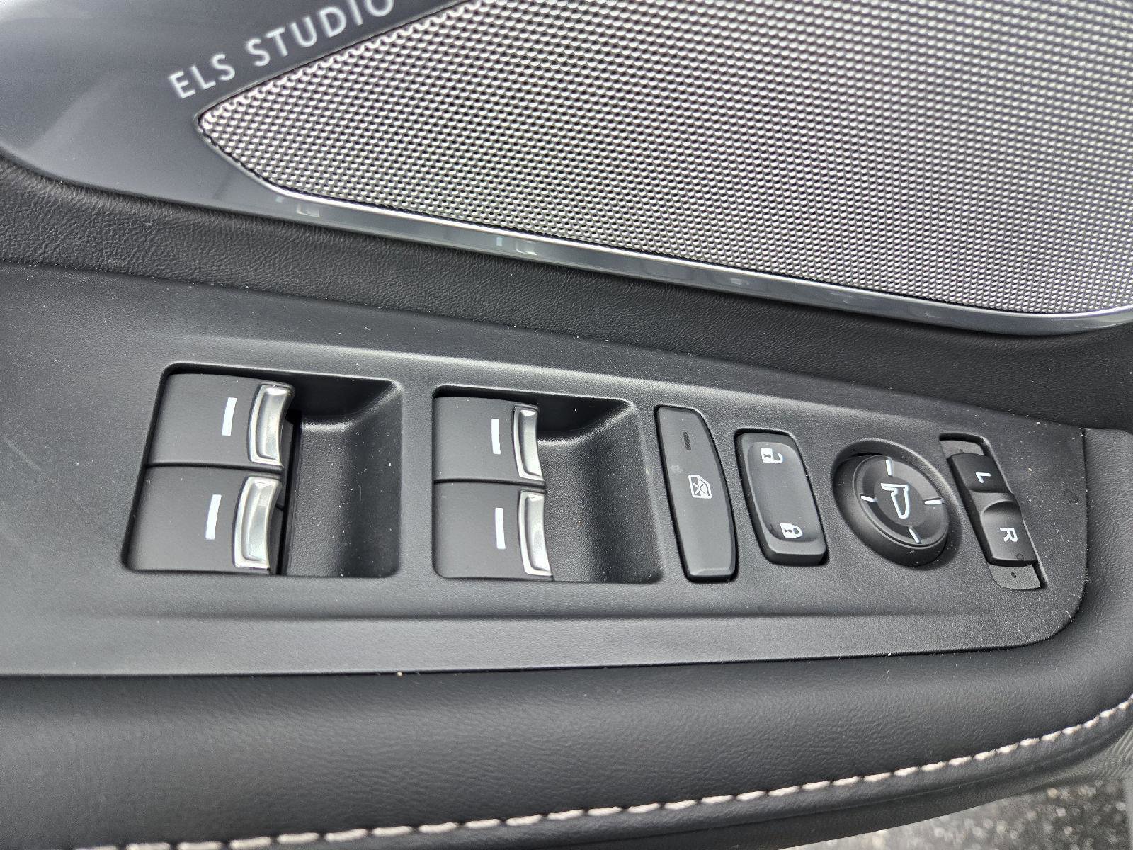 Certified 2025 Acura RDX SH-AWD w/ Technology Package image 13