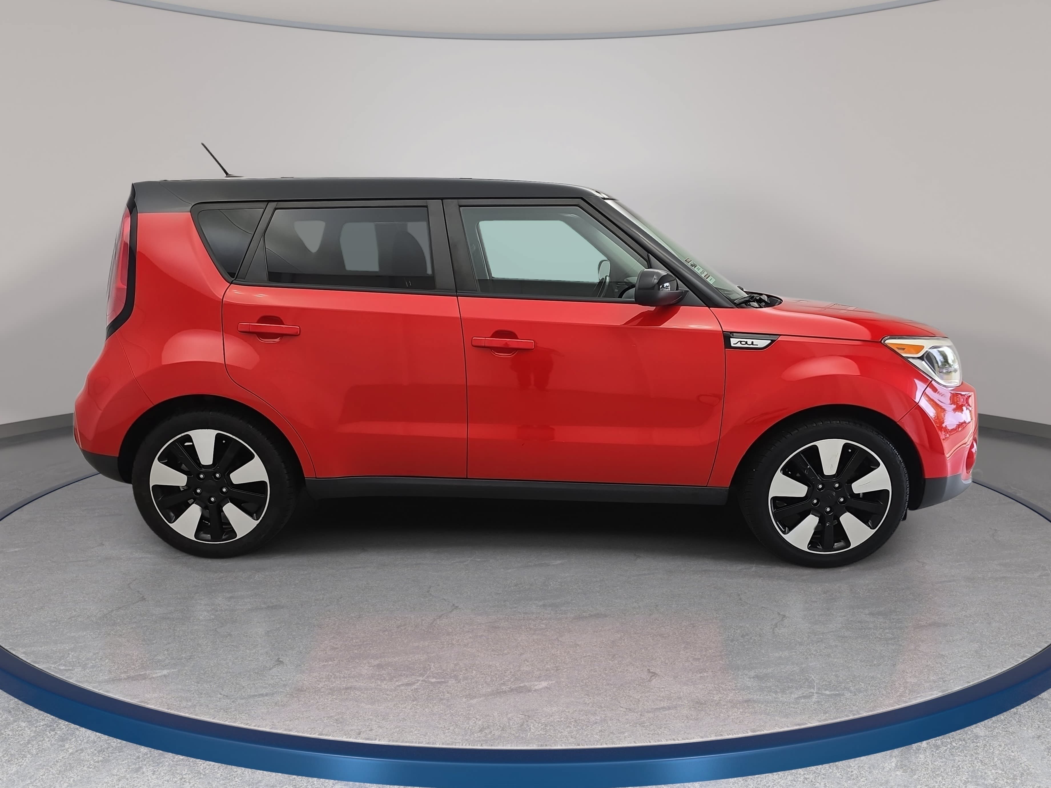 Used 2019 Kia Soul + FWD image 4