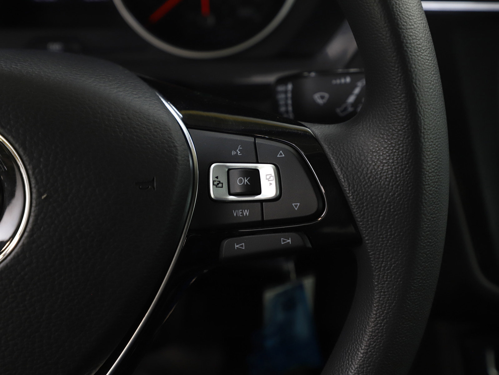 Used 2020 Volkswagen Tiguan S image 19