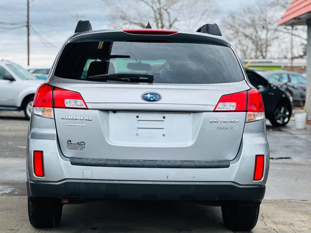 Used 2011 Subaru Outback 2.5i Limited w/ PWR Moonroof Pkg image 6