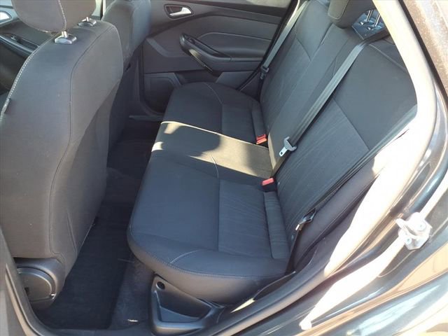 Certified 2018 Ford Focus SE w/ SE Appearance Package image 15