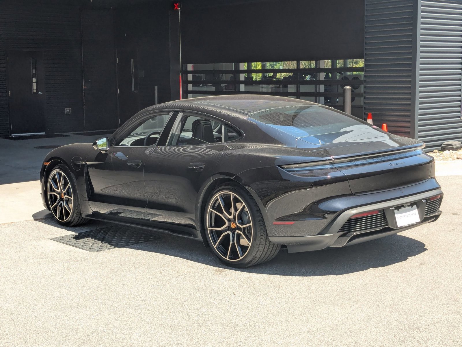 New 2026 Porsche Taycan AWD/4WD video 3