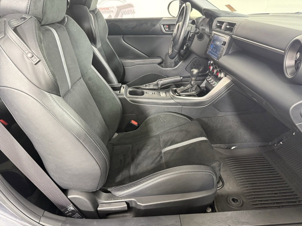 Used 2023 Toyota GR86 Premium w/ ALL Weather Mat Package (TMS) image 17