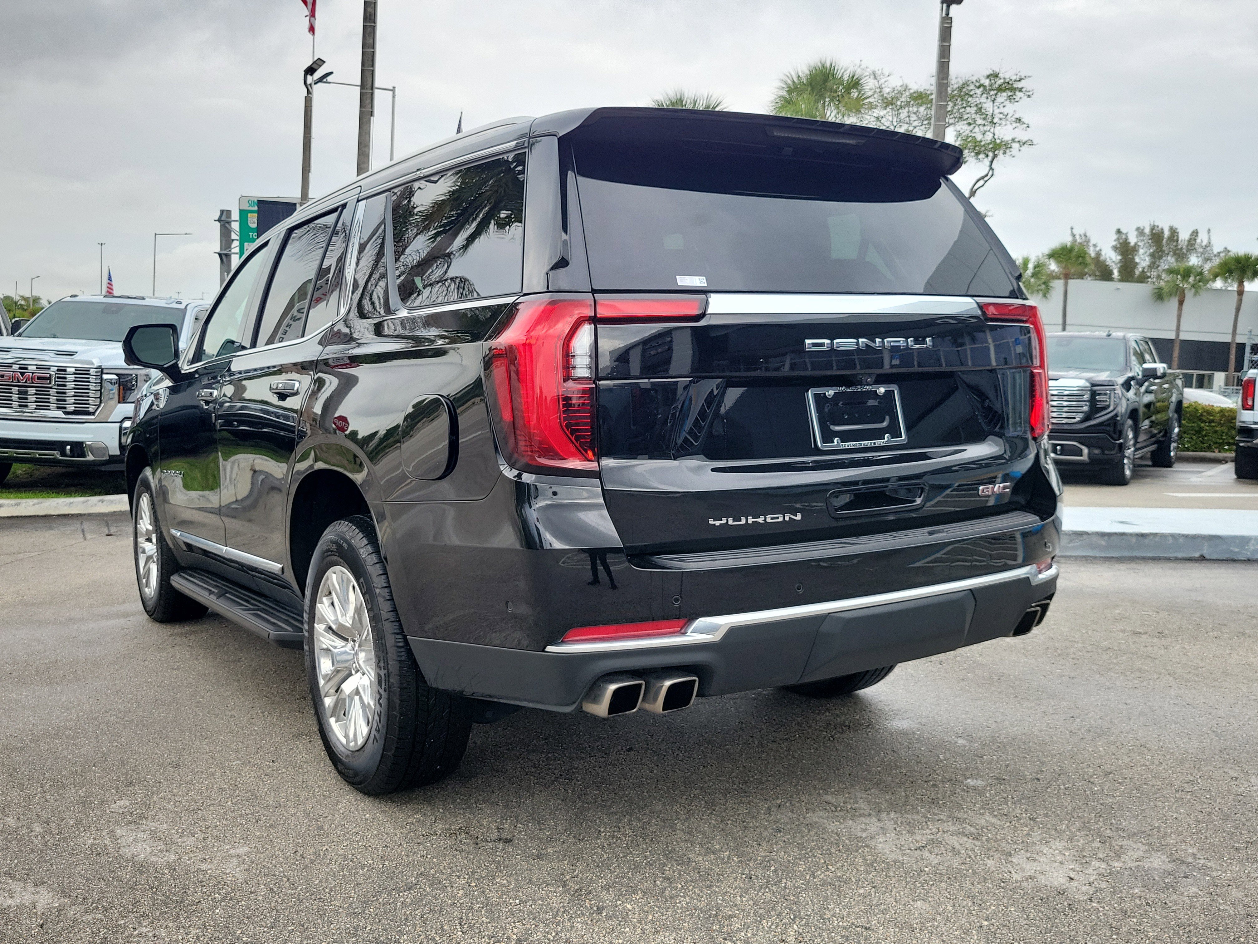 Used 2025 GMC Yukon Denali image 7