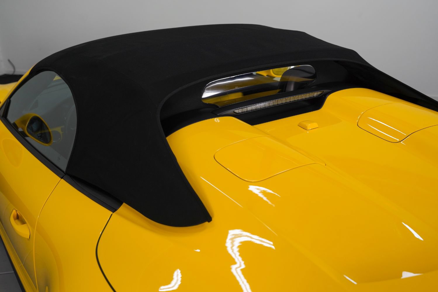 Used 2019 Porsche 911 Speedster RWD image 54