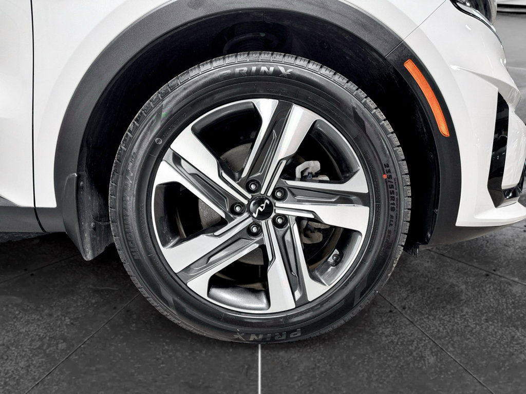 Used 2023 Kia Sorento SX Prestige image 32