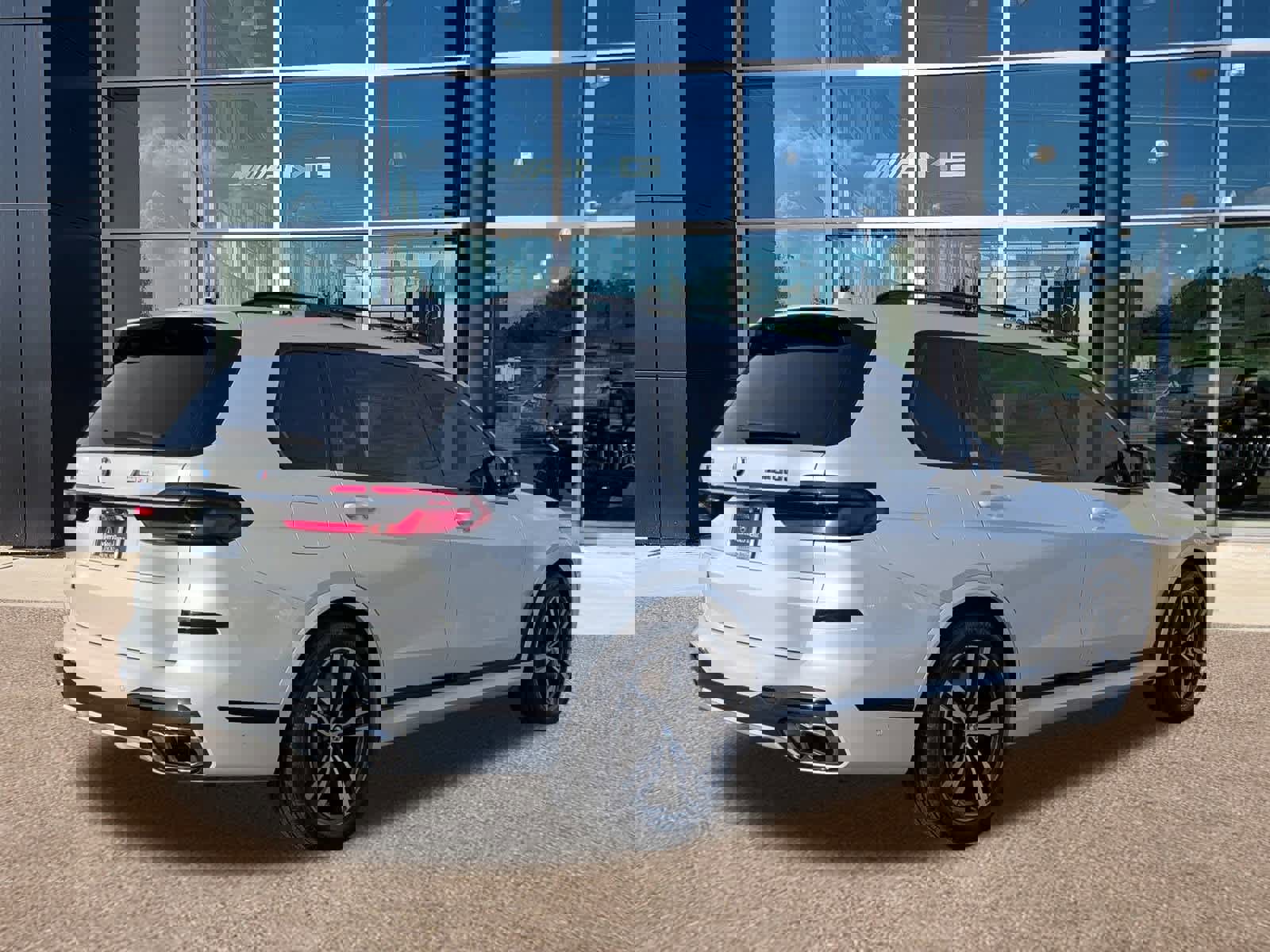 Used 2024 BMW X7 M60i w/ Executive Package image 5