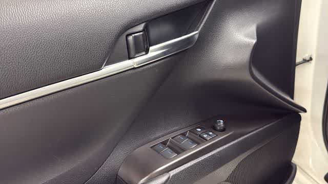 Used 2023 Toyota Camry SE w/ Cold Weather Package FWD image 13