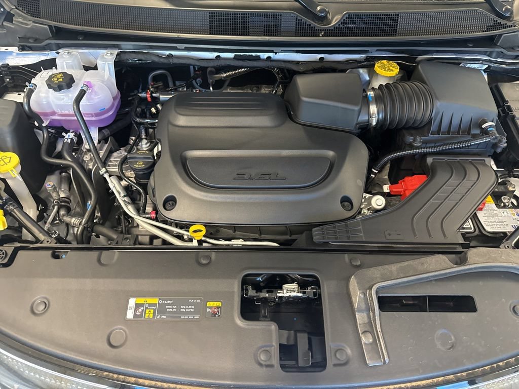 New 2027 Chrysler Pacifica Select AWD/4WD image 6