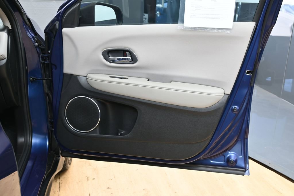 Used 2016 Honda HR-V EX image 37