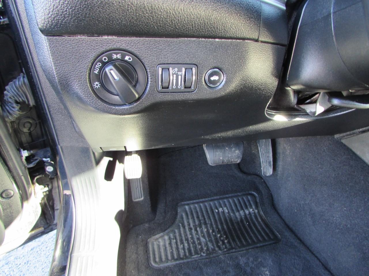 Used 2019 Dodge Challenger SXT image 13