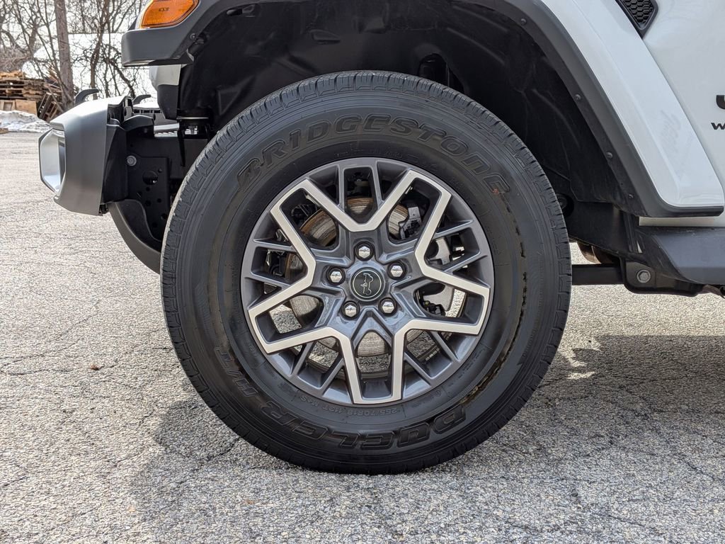 Certified 2025 Jeep Wrangler Sahara w/ Safety Group image 27