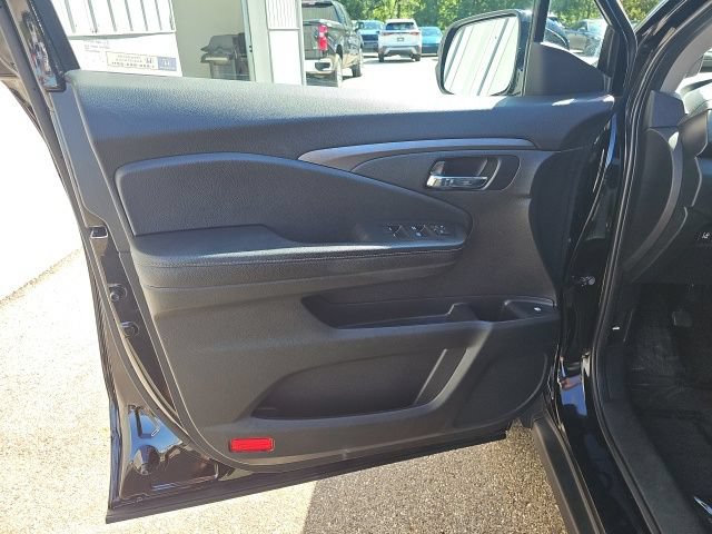 Used 2023 Honda Ridgeline Sport image 11